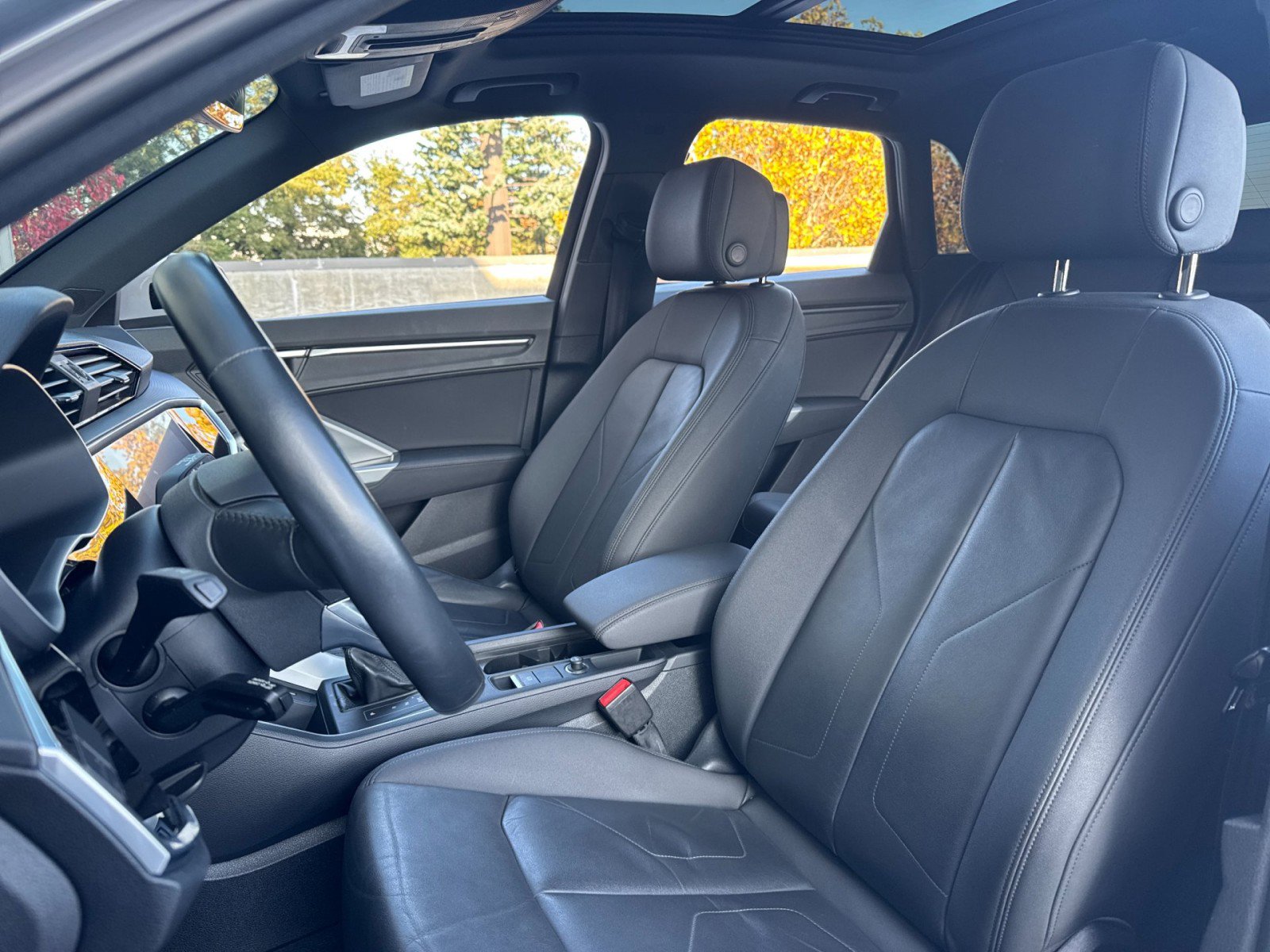 Used 2020 Audi Q3 2.0T Premium image 5