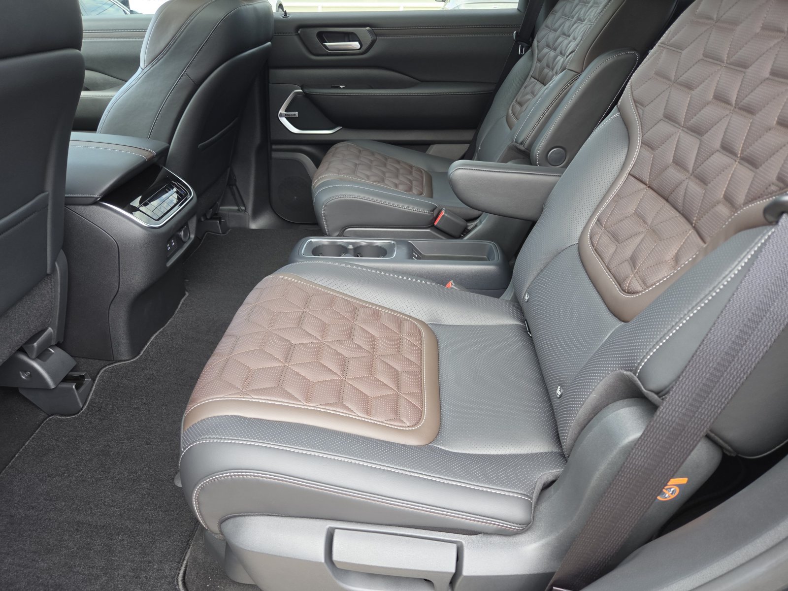 New 2026 Nissan Armada Platinum AWD/4WD image 10