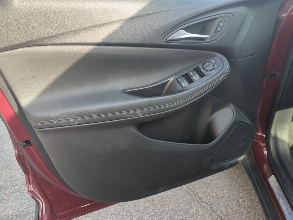 Used 2023 Buick Encore GX Preferred w/ Cold Weather Comfort Package FWD image 18