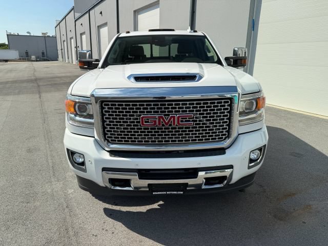 Used 2017 GMC Sierra 3500 Denali w/ Duramax Plus Package AWD/4WD image 11