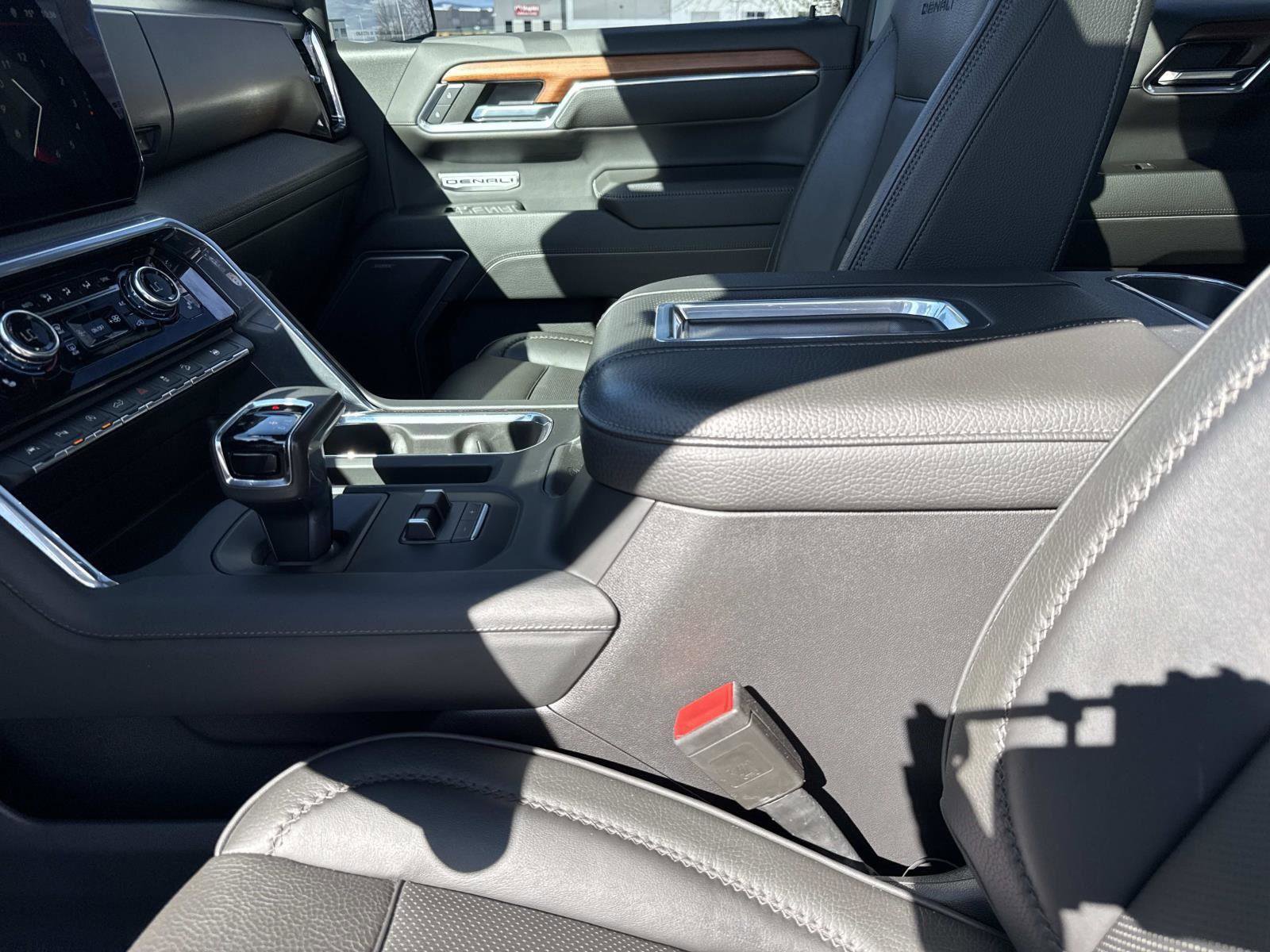 Used 2022 GMC Sierra 1500 Denali w/ Denali Reserve Package image 14