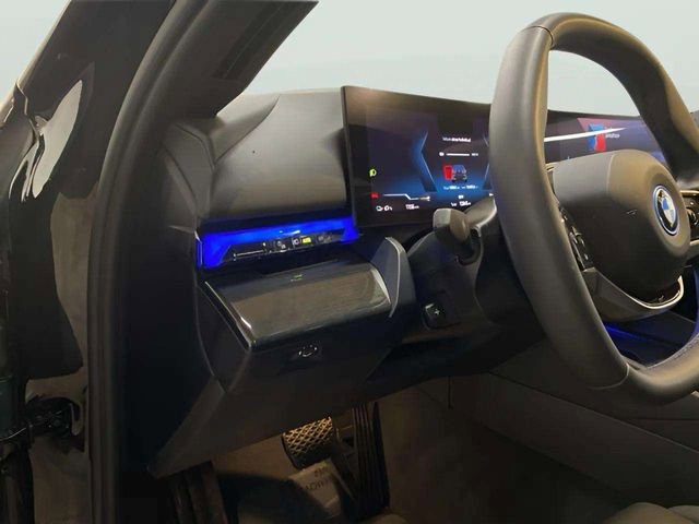 Used 2025 BMW i5 eDrive40i image 15
