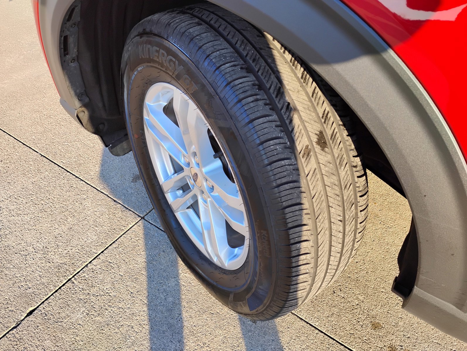 Used 2022 Ford Explorer XLT w/ Equipment Group 202A image 25