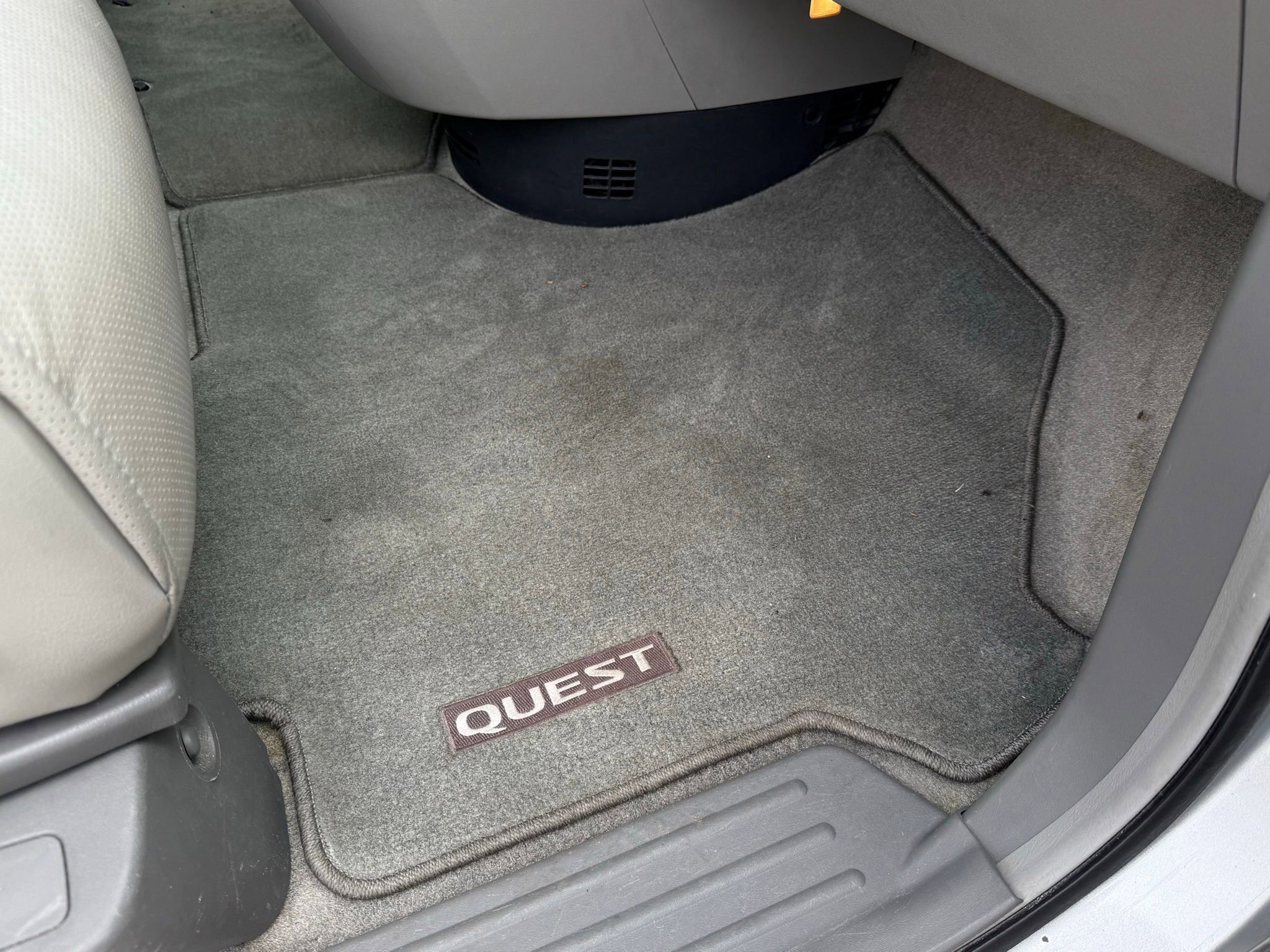 Used 2009 Nissan Quest SE w/ Seat Pkg image 24