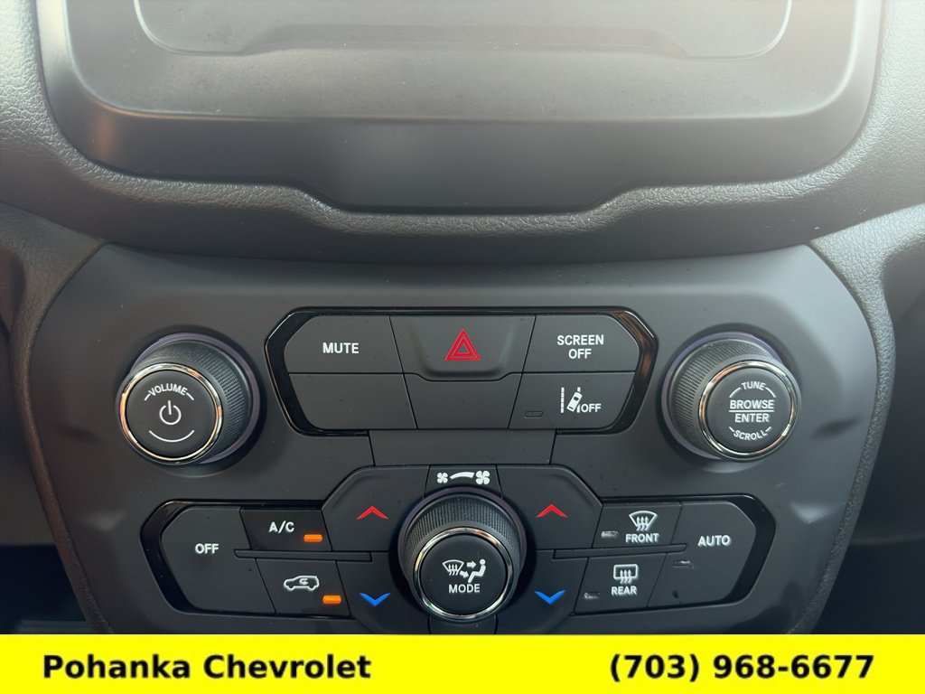 Used 2021 Jeep Renegade Latitude AWD/4WD image 16