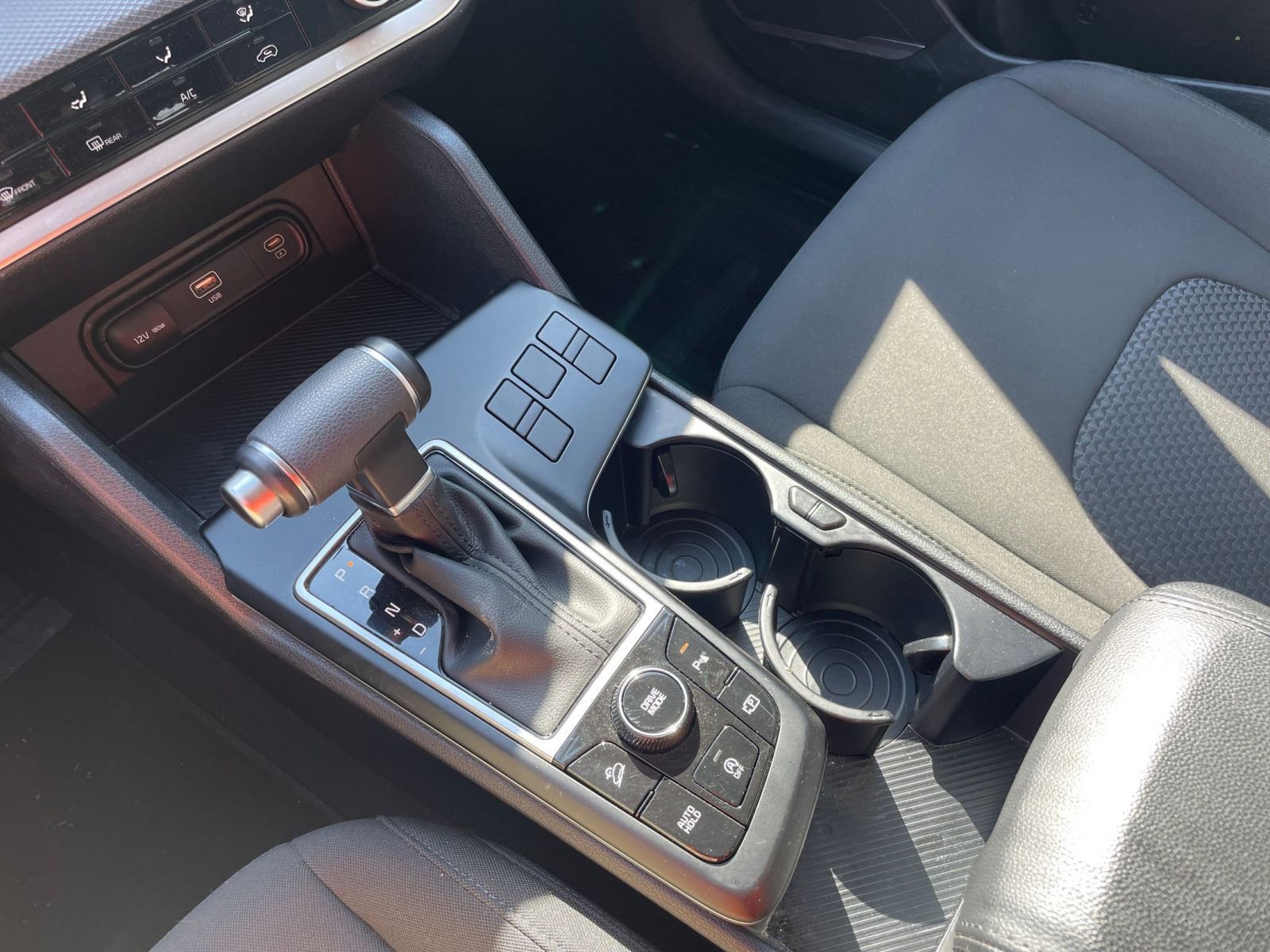 Used 2025 Kia Sportage LX image 40