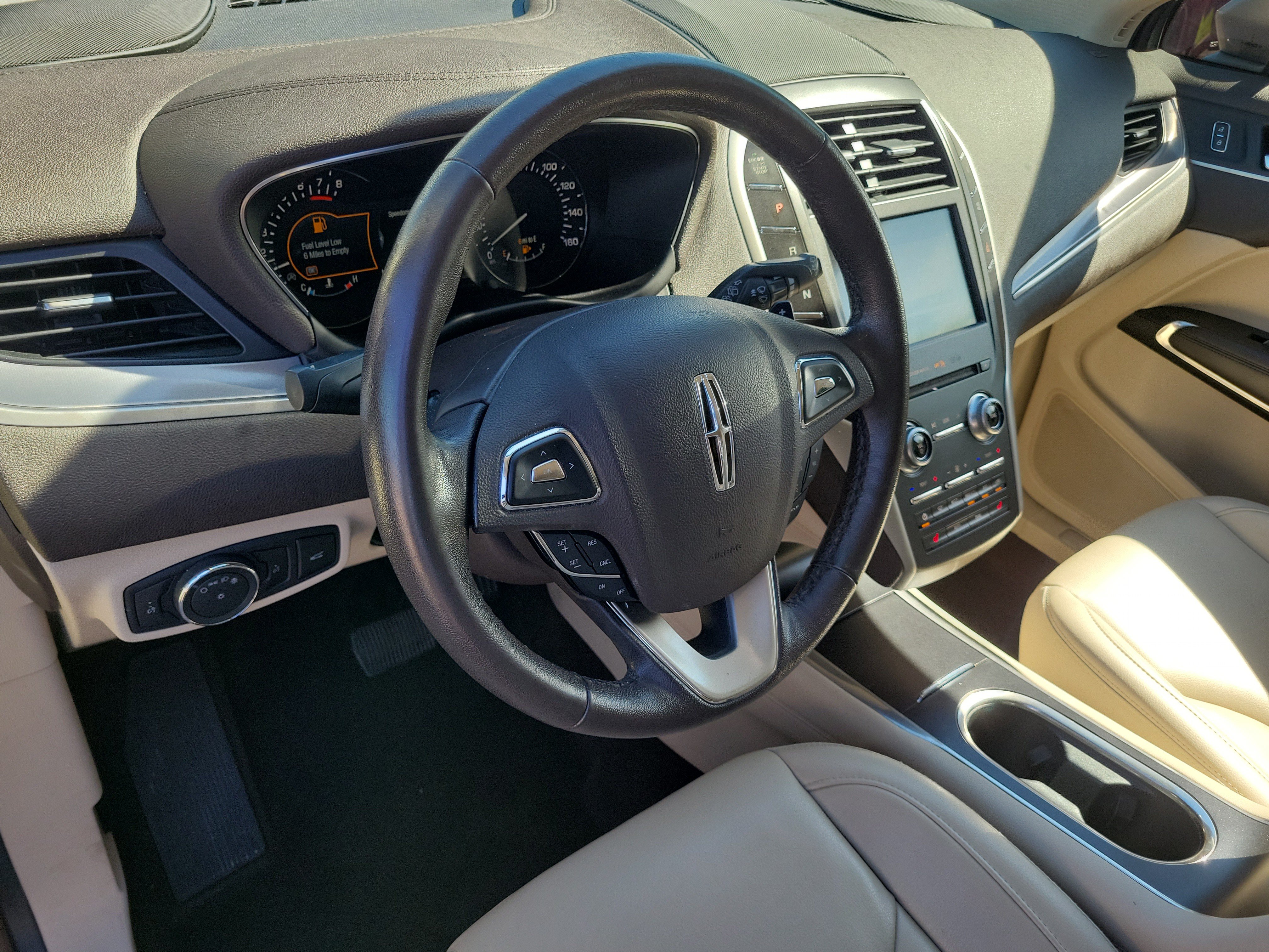 Used 2019 Lincoln MKC Premiere FWD image 9