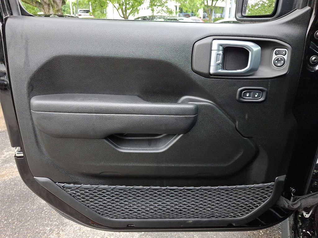 Used 2023 Jeep Wrangler Unlimited w/ Sun & Screen Package AWD/4WD image 12