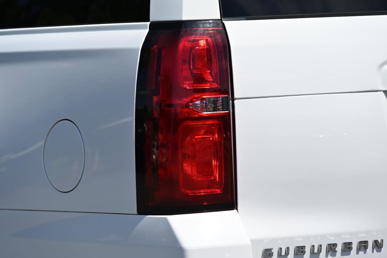 Used 2019 Chevrolet Suburban LT AWD/4WD image 12