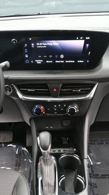 Used 2025 Buick Encore GX Preferred image 23