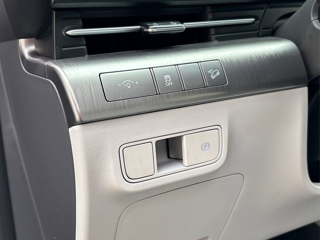 Used 2024 Hyundai Kona SEL w/ Convenience Package image 33