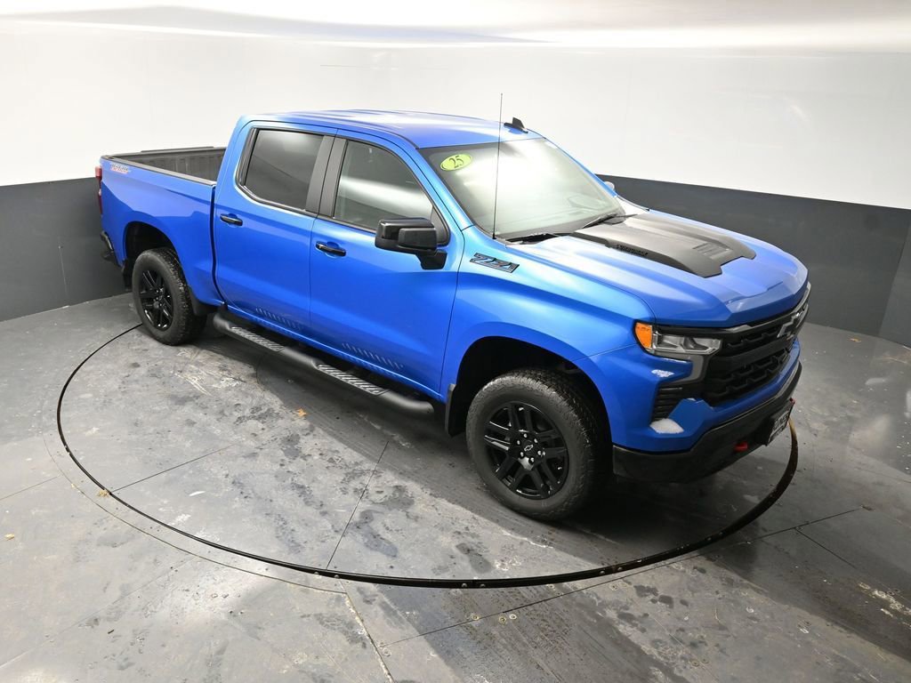 Used 2025 Chevrolet Silverado 1500 LT Trail Boss w/ LPO, Dark Essentials Package image 42