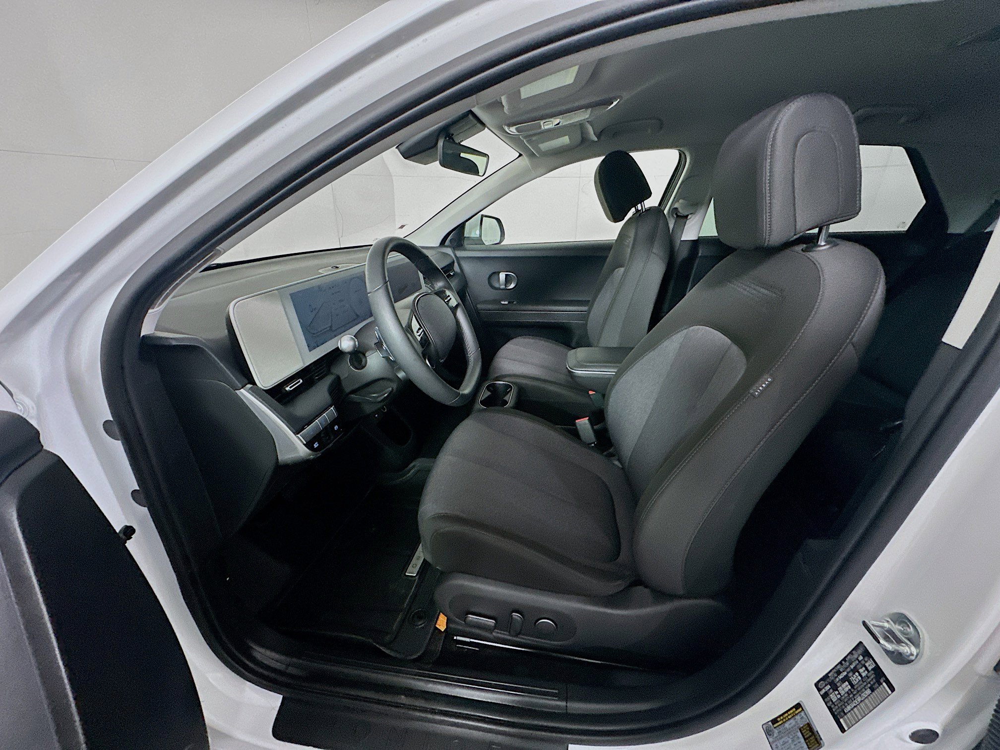 Used 2024 Hyundai Ioniq 5 SE image 13