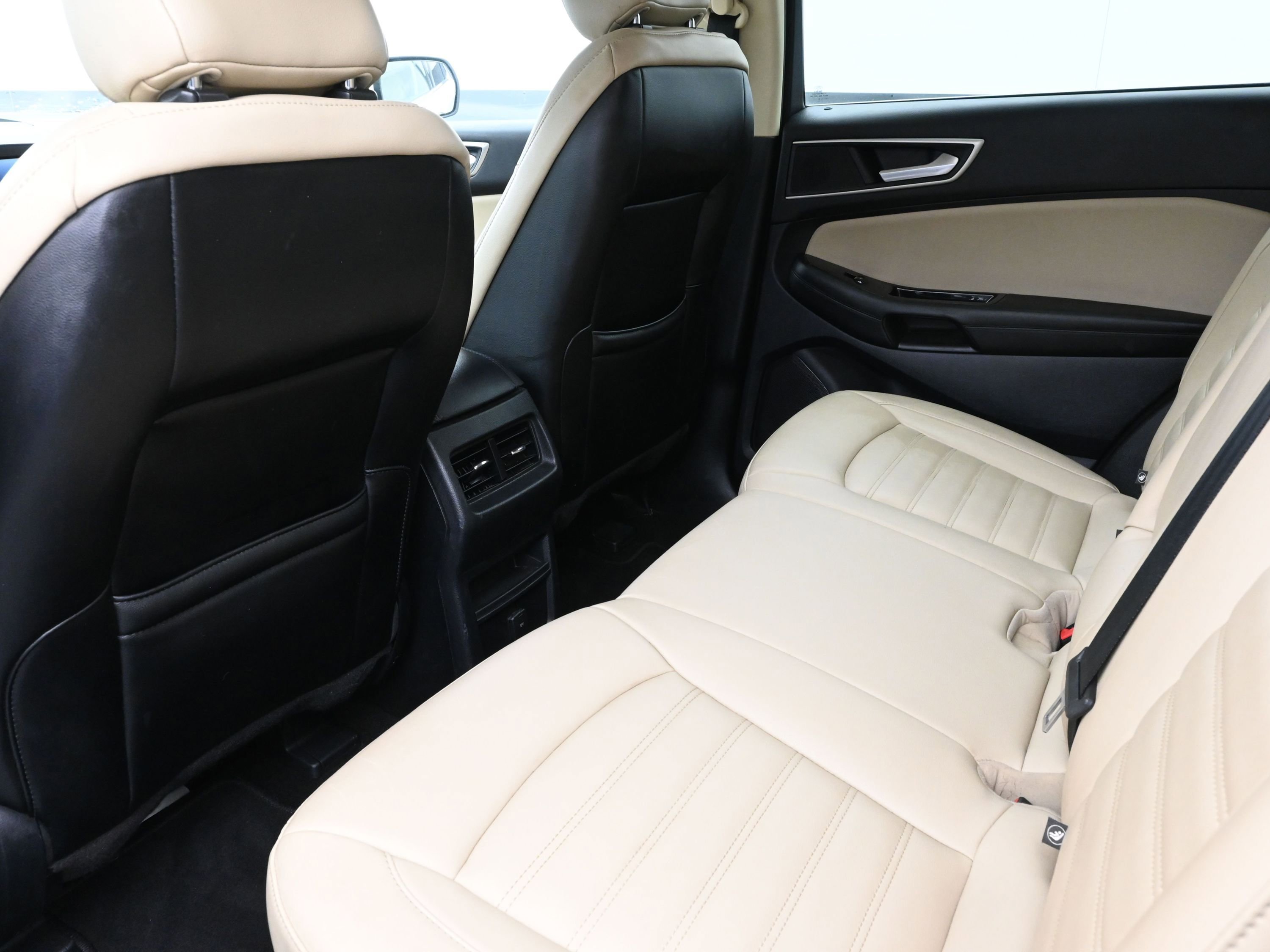 Used 2020 Ford Edge SEL image 21