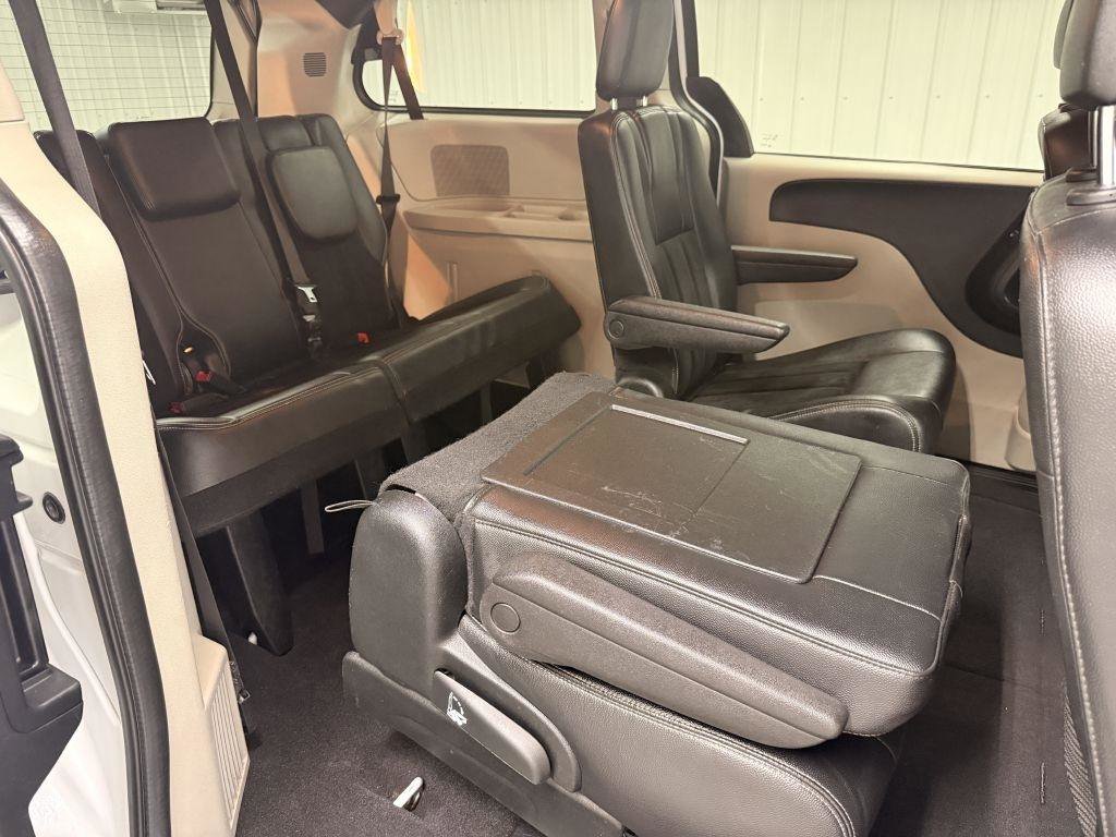 Used 2017 Dodge Grand Caravan SXT image 34