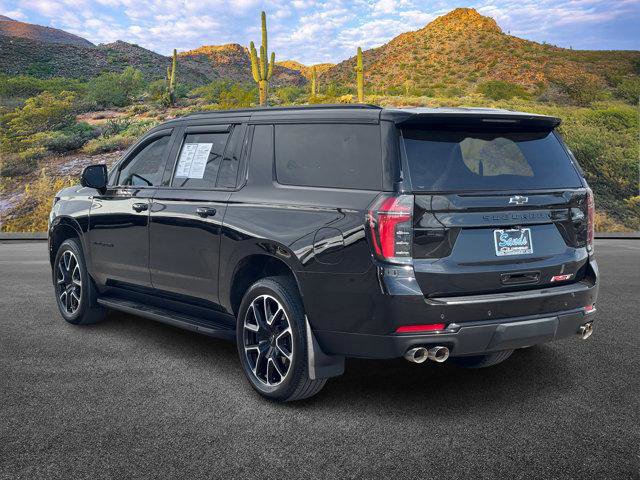 Used 2025 Chevrolet Suburban RST AWD/4WD image 7