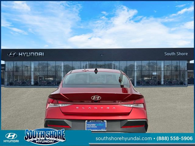 Certified 2025 Hyundai Elantra SE image 7