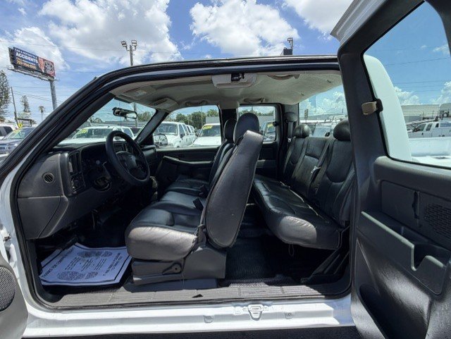 Used 2007 Chevrolet Silverado 2500 W/T RWD image 18