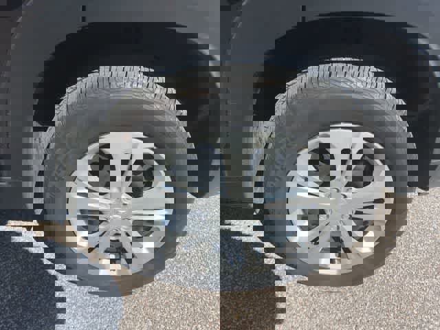 Used 2025 Chevrolet Trax LS image 3