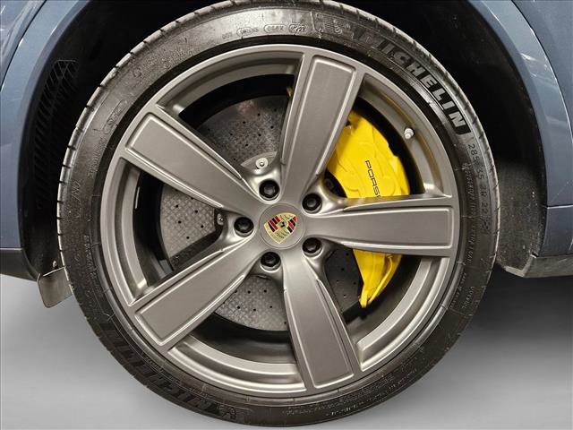 Used 2019 Porsche Cayenne Turbo image 23