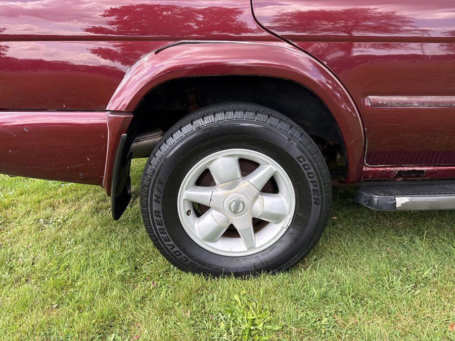 Used 2002 Nissan Pathfinder SE AWD/4WD image 29