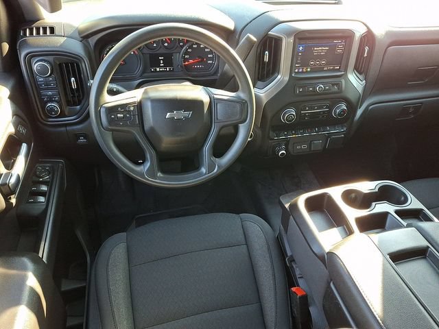 Used 2024 Chevrolet Silverado 1500 Custom Trail Boss w/ Dark Appearance Package AWD/4WD image 2