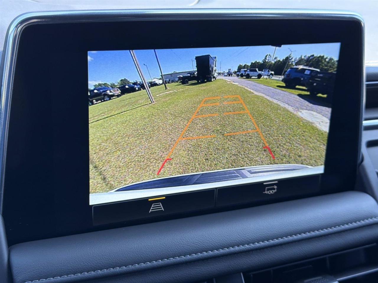 Used 2022 Chevrolet Suburban Z71 AWD/4WD image 24