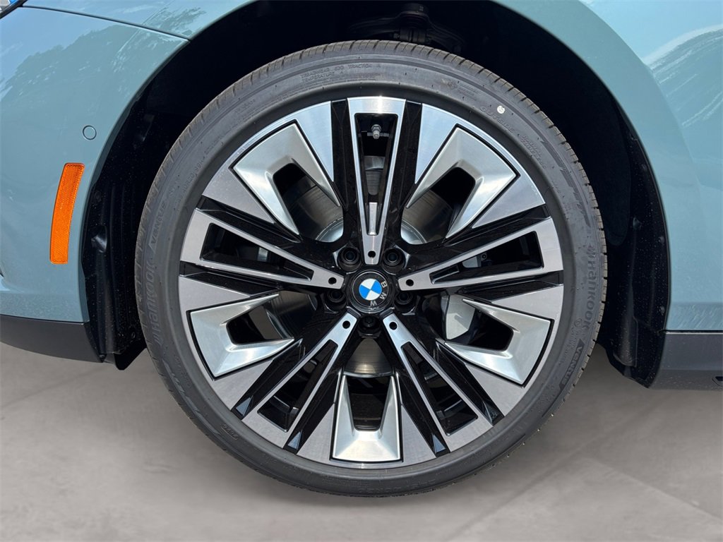 New 2026 BMW 530i xDrive image 14