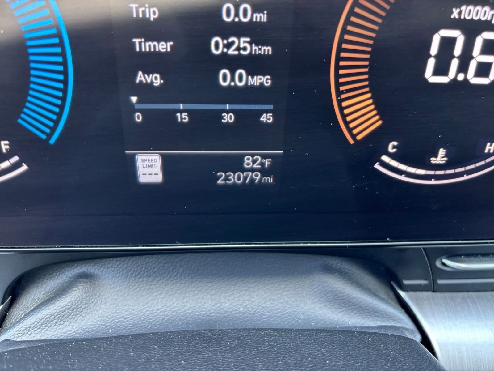 Used 2025 Hyundai Kona SEL image 40