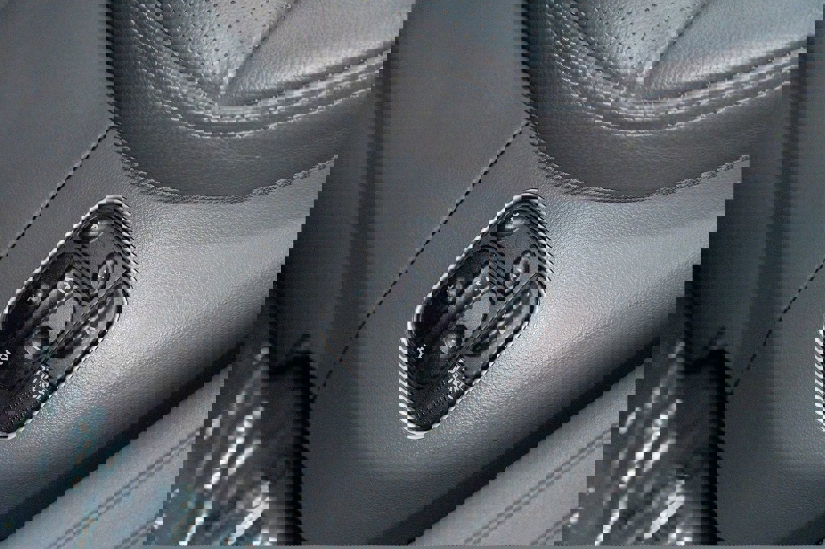 Used 2004 Mercedes-Benz SL 55 AMG image 22