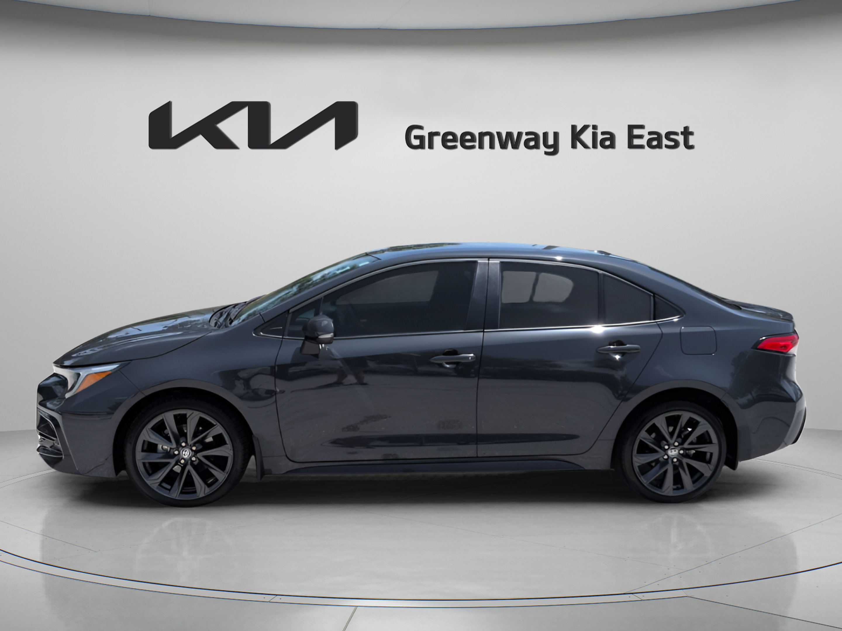 Used 2025 Toyota Corolla SE FWD image 8