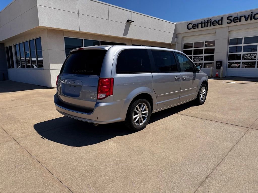 Used 2016 Dodge Grand Caravan SE FWD image 3