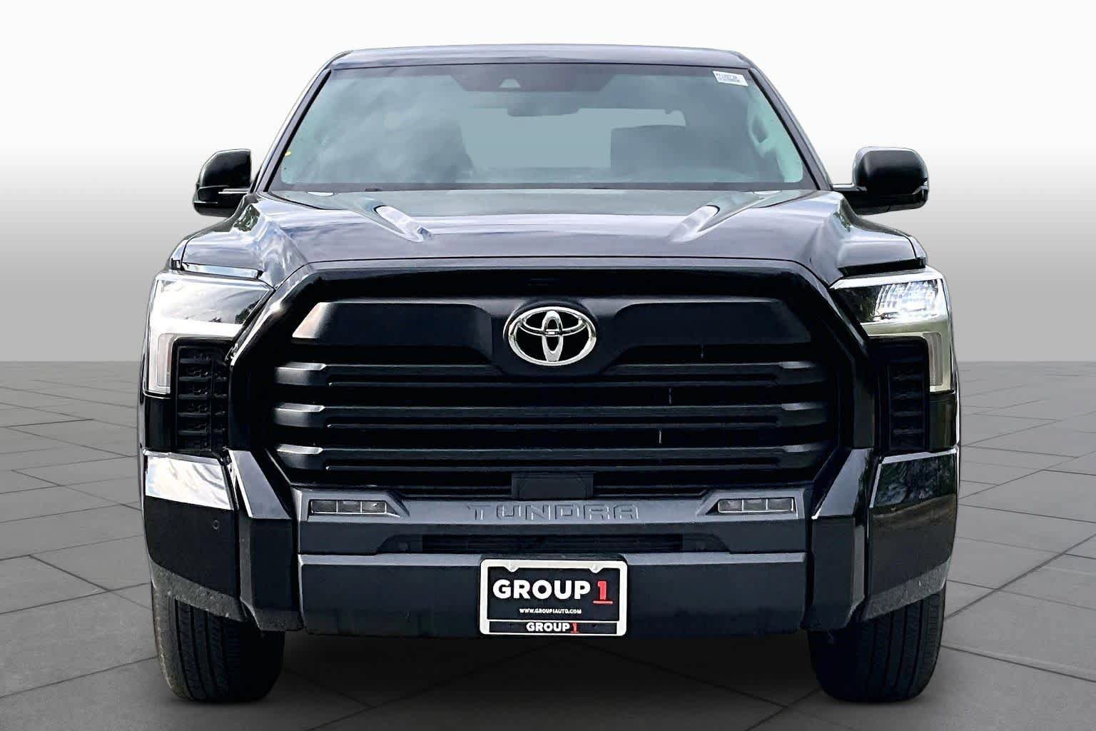Used 2023 Toyota Tundra SR5 w/ SR5 Convenience Package AWD/4WD image 4