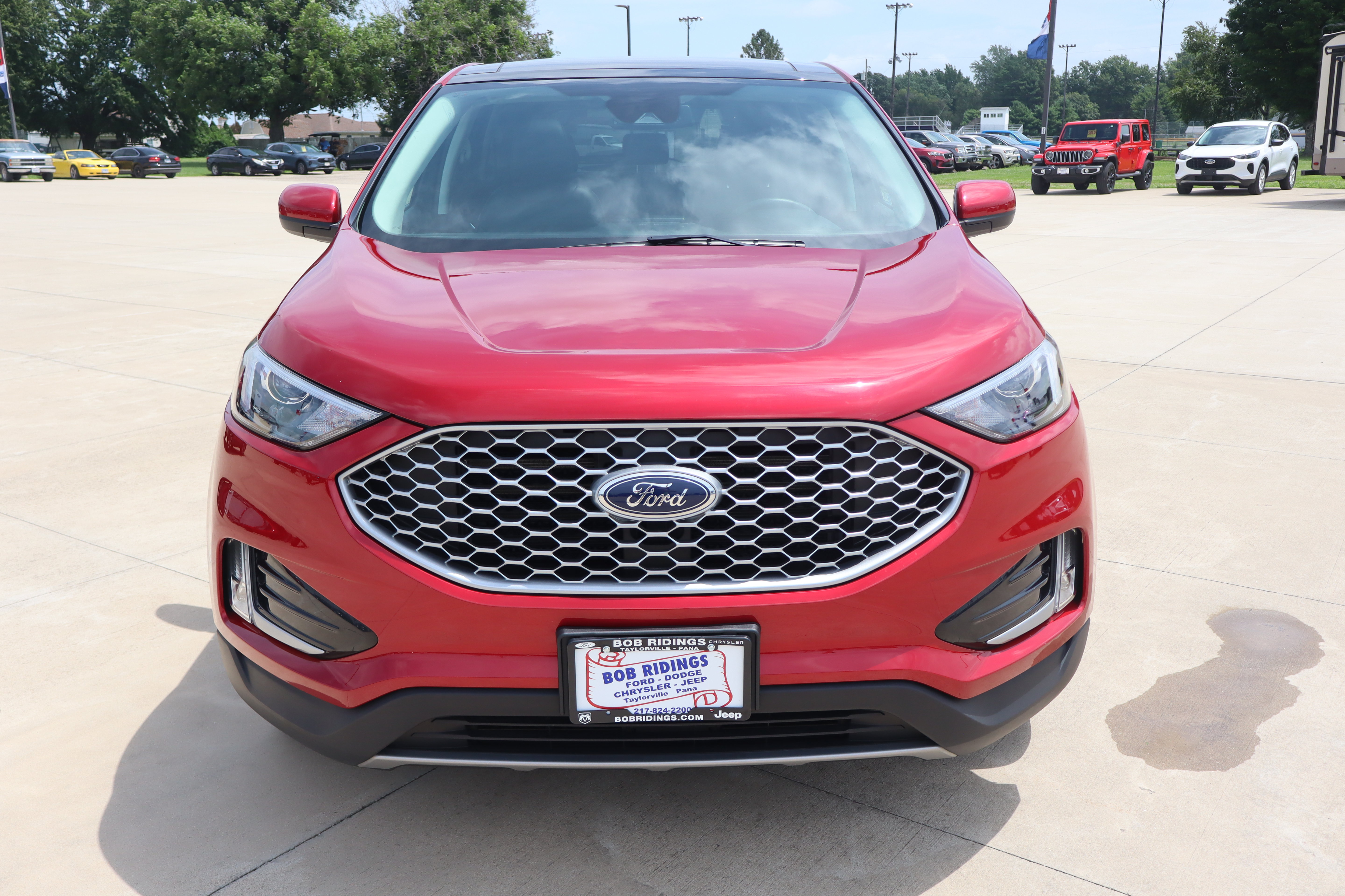 Used 2024 Ford Edge SEL w/ Convenience Package AWD/4WD image 3