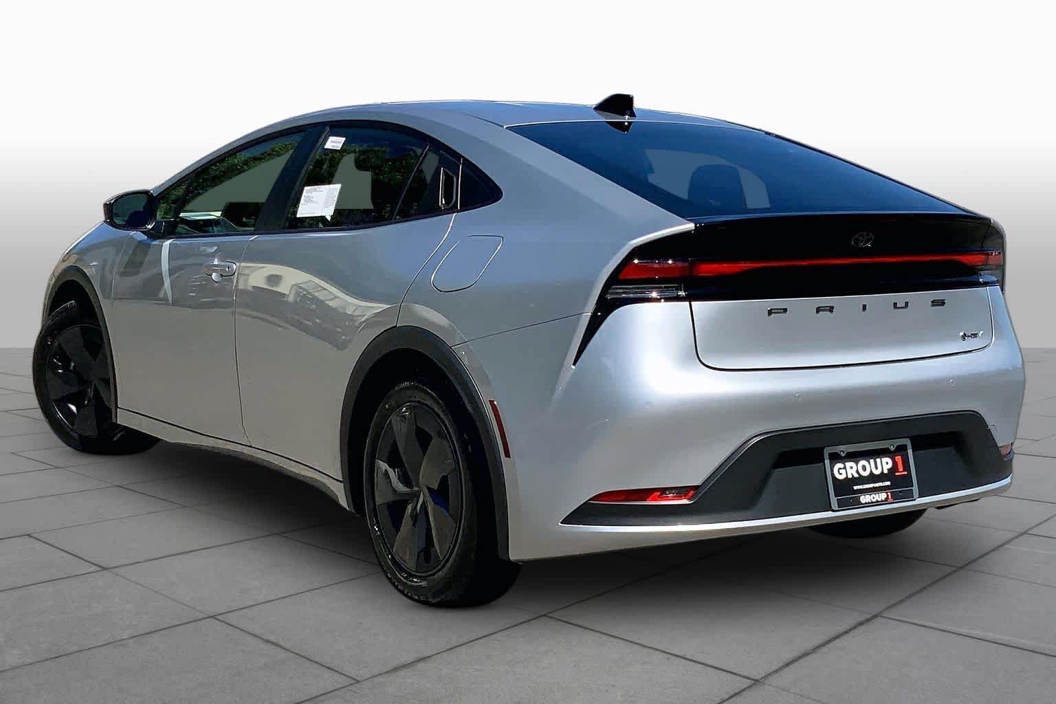 New 2026 Toyota Prius LE FWD image 12