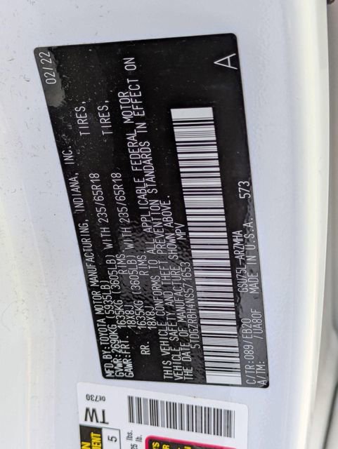 Used 2022 Toyota Highlander XLE AWD/4WD image 35