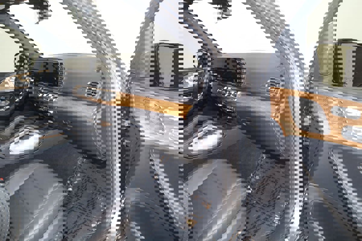 Used 2025 Mercedes-Benz GLS 450 4MATIC image 58