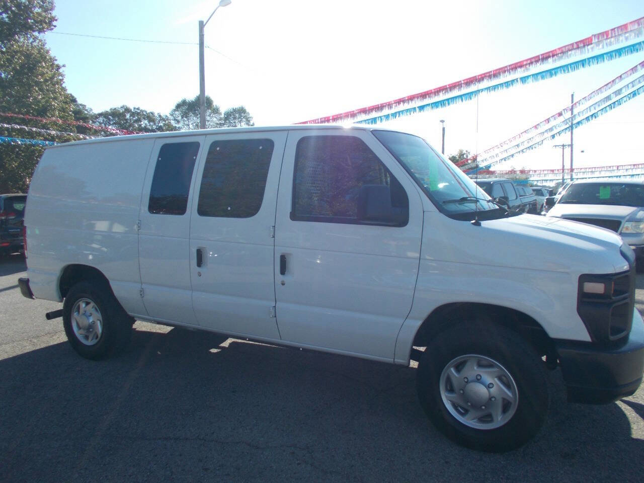 Used 2014 Ford E-250 and Econoline 250 w/ Power Group image 17