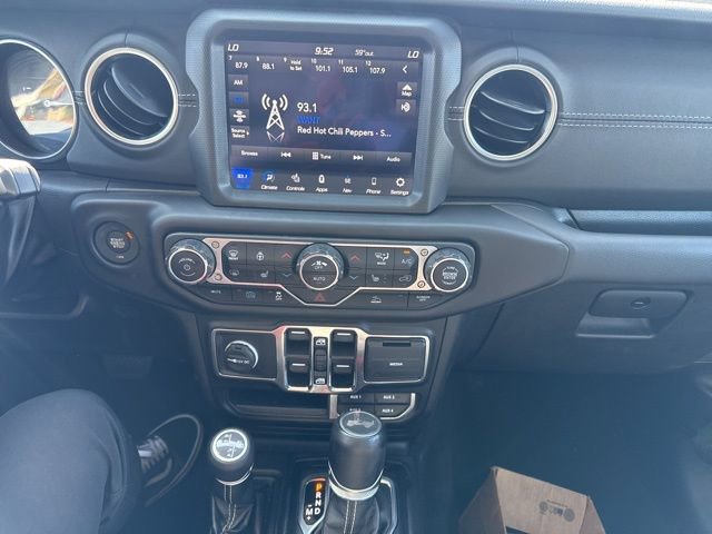 Used 2022 Jeep Wrangler Unlimited Sahara w/ Cold Weather Group image 27