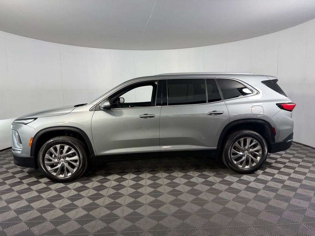 Used 2025 Buick Enclave Preferred image 10
