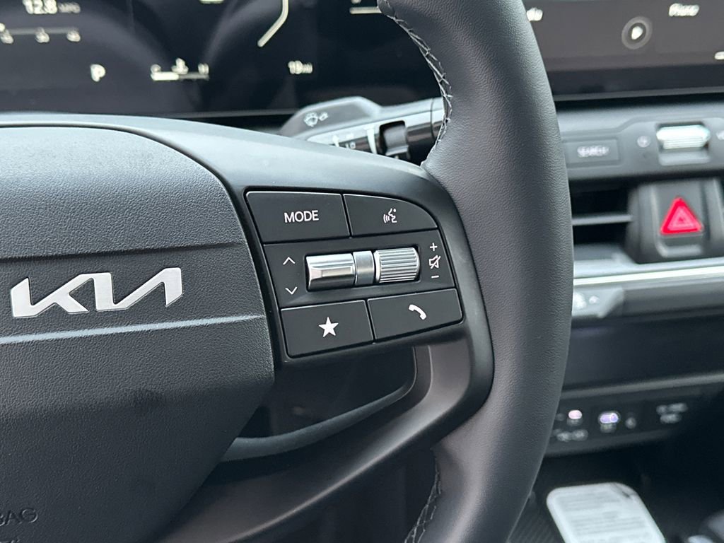 New 2025 Kia K4 EX image 21