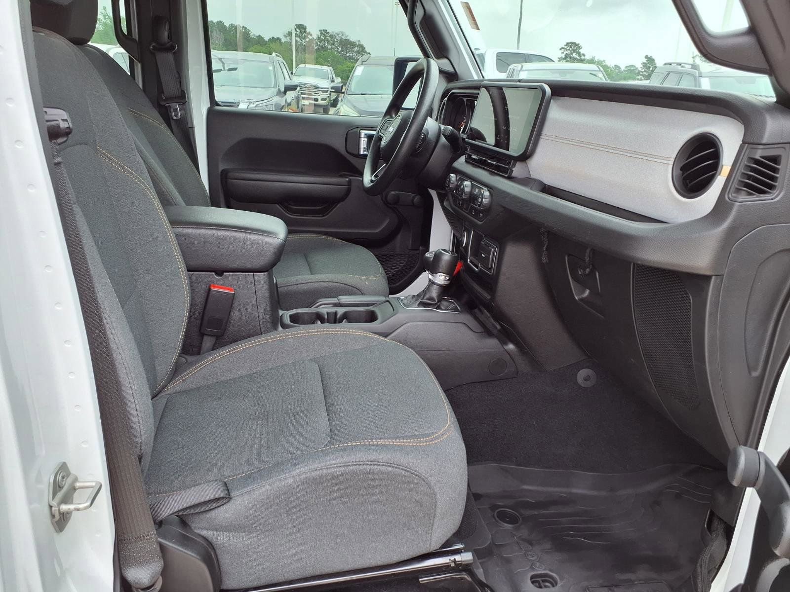 Used 2024 Jeep Gladiator Sport AWD/4WD image 19