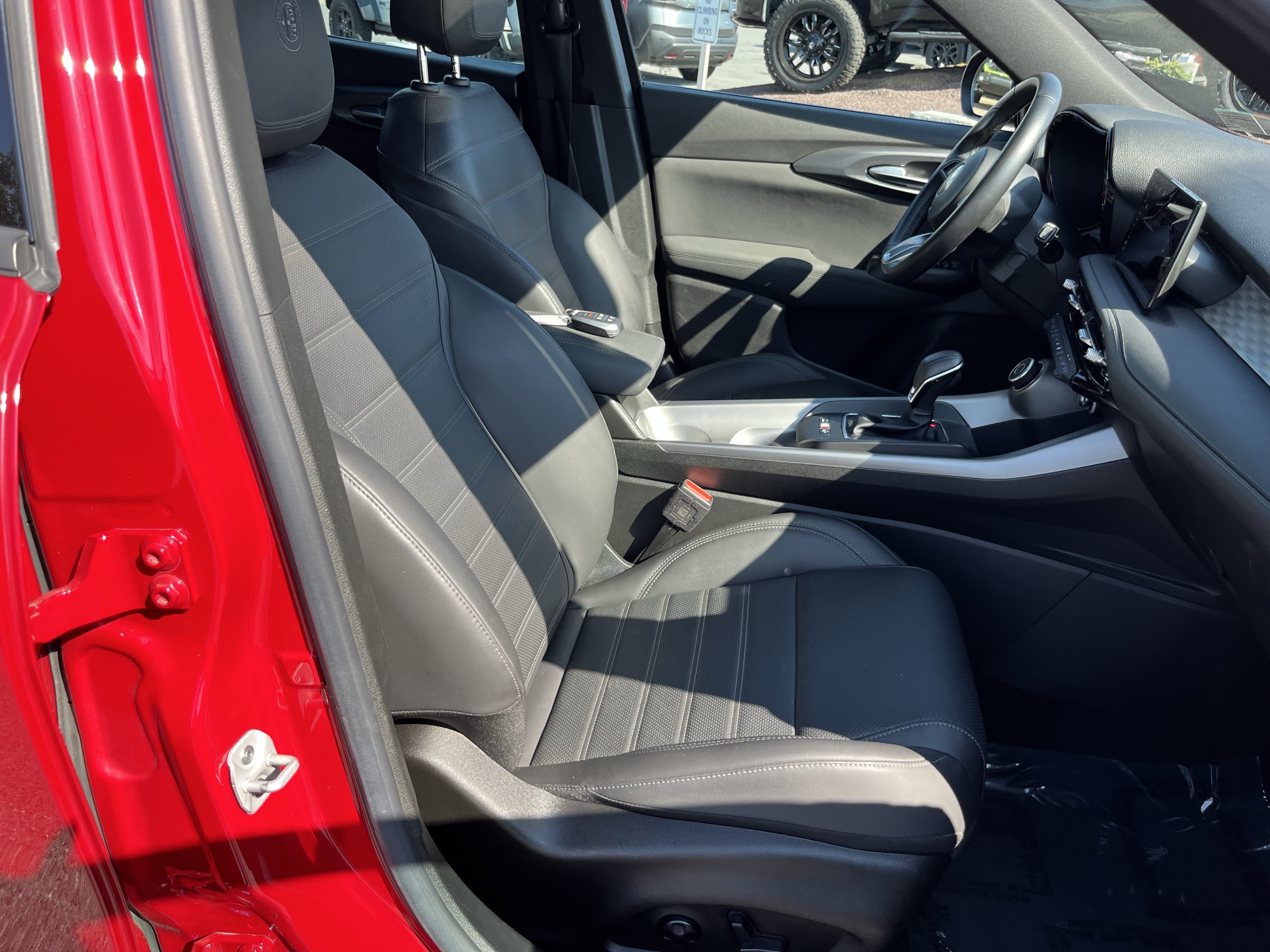 Used 2024 Alfa Romeo Tonale Ti w/ Premium Interior Package AWD/4WD video 3
