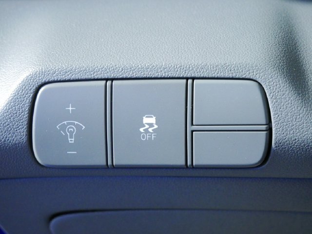 Used 2024 Hyundai Elantra SEL FWD image 22