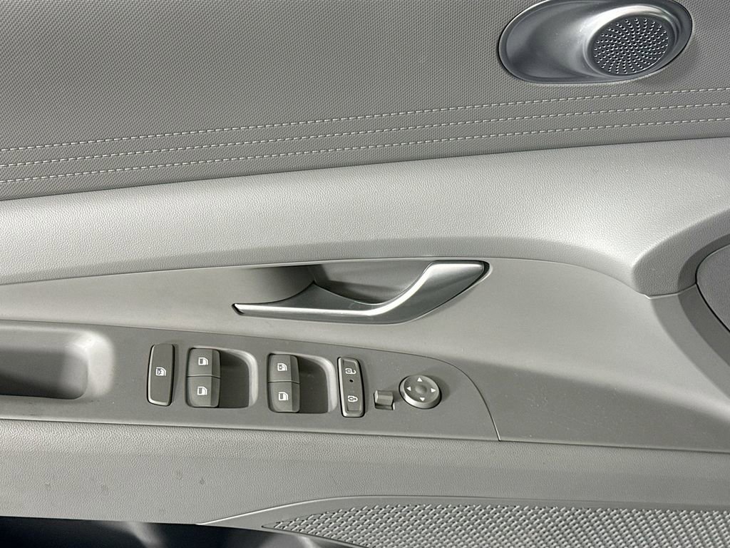 Used 2024 Hyundai Elantra SEL FWD image 22