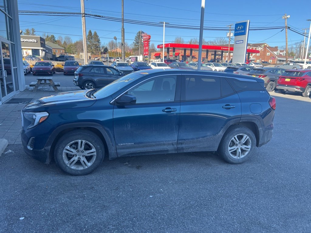 Used 2020 GMC Terrain SLE image 2