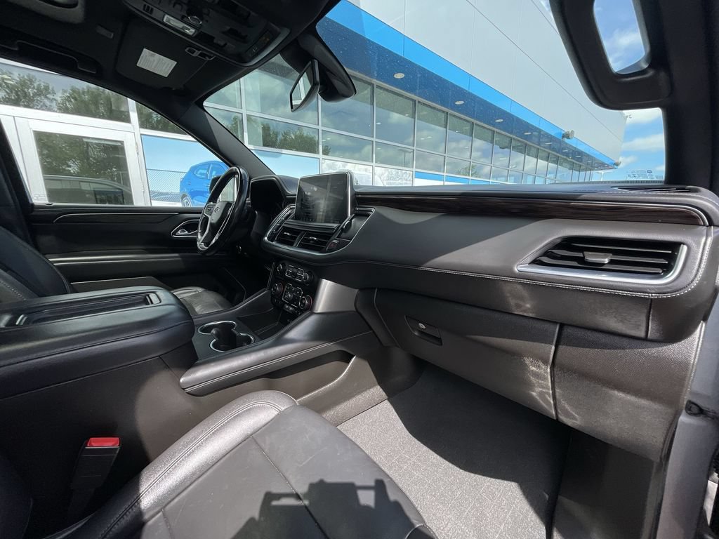 Used 2021 Chevrolet Tahoe Z71 w/ Luxury Package AWD/4WD image 30