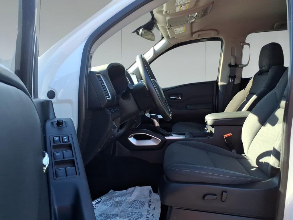 Used 2022 Nissan Frontier SV image 15