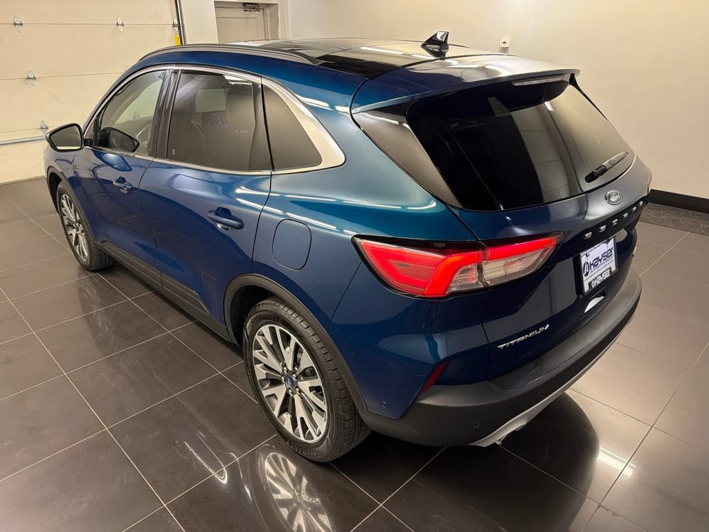 Certified 2020 Ford Escape Titanium AWD/4WD image 4