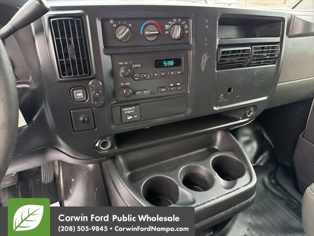 Used 2003 Chevrolet Express 3500 image 19